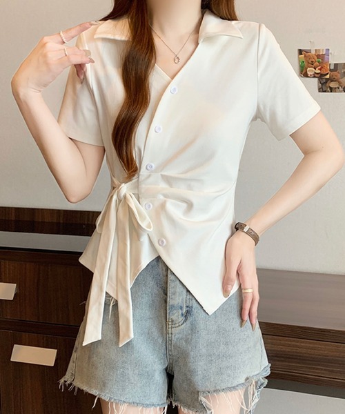 2ly2（トゥーリートゥー）の「サイドリボン カシュクール風ポロトップス（Tシャツ/カットソー・レディース・ブルー/ボルドー/ホワイト/ブラック・FREE）」の2枚目の写真