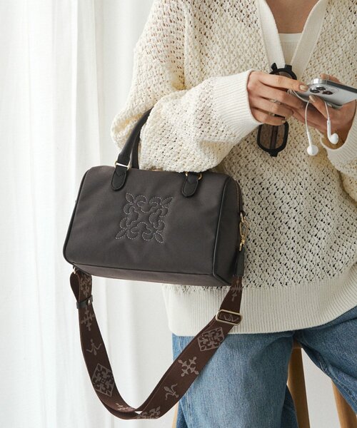 russet（ラシット）の「《WEB限定》コーデュラナイロン2WAYミニボストンバッグ（ボストンバッグ・レディース・ダークブラウン/グレー/グレイッシュベージュ・FREE）」の2枚目の写真