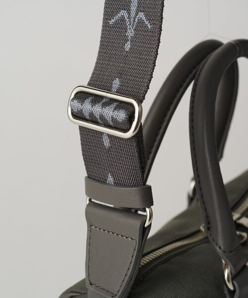 russet（ラシット）の「《WEB限定》コーデュラナイロン2WAYミニボストンバッグ（ボストンバッグ・レディース・ダークブラウン/グレー/グレイッシュベージュ・FREE）」の11枚目の写真