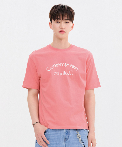 CHASECULT(チェイスカルト)の「共用レタリング半袖Tシャツ-FBZU5802C0P(Tシャツ/カットソー・メンズ・ピンク・90/95/100/105)」の1枚目の写真