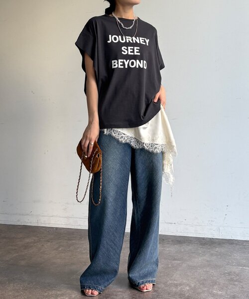DouDou（ドゥドゥ）の「【WEB限定】袖タックフレンチスリーブロゴTEE（Tシャツ/カットソー・レディース・ブラック/オフホワイト/チャコールグレー・FREE）」の12枚目の写真