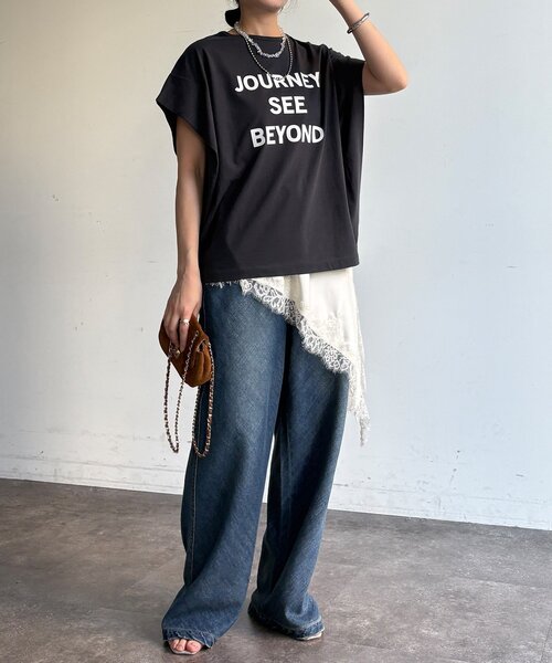 DouDou（ドゥドゥ）の「【WEB限定】袖タックフレンチスリーブロゴTEE（Tシャツ/カットソー・レディース・ブラック/オフホワイト/チャコールグレー・FREE）」の13枚目の写真