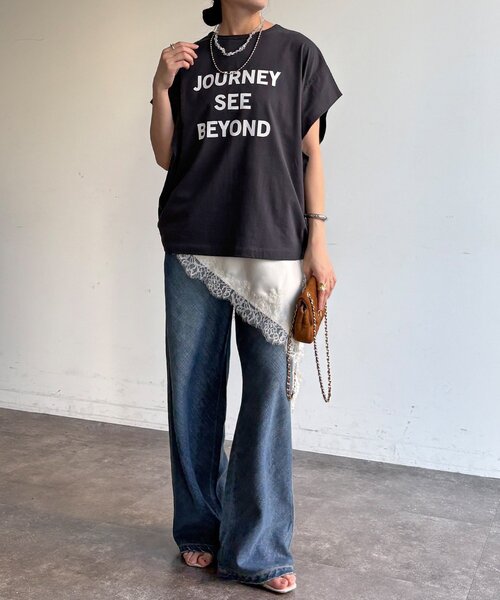 DouDou（ドゥドゥ）の「【WEB限定】袖タックフレンチスリーブロゴTEE（Tシャツ/カットソー・レディース・ブラック/オフホワイト/チャコールグレー・FREE）」の14枚目の写真