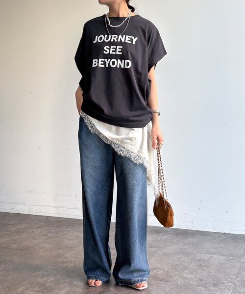 DouDou（ドゥドゥ）の「【WEB限定】袖タックフレンチスリーブロゴTEE（Tシャツ/カットソー・レディース・ブラック/オフホワイト/チャコールグレー・FREE）」の15枚目の写真