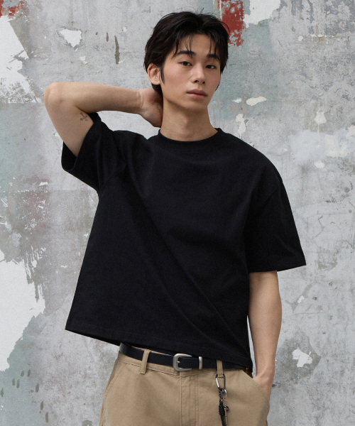 AGOD（エージーオーディー）の「ベックインシジョンクロップハーフTシャツ[ブラック]（Tシャツ/カットソー・レディース・その他・SMALL/MEDIUM/LARGE）」の2枚目の写真