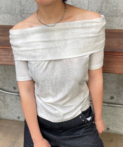 ROGER AND RAW(ロジャーアンドロウ)の「ヴィンテージ風 ムラ染めプリント オフショルTシャツ(Tシャツ/カットソー・レディース・グレー/ブラック/ホワイト・FREE)」の14枚目の写真