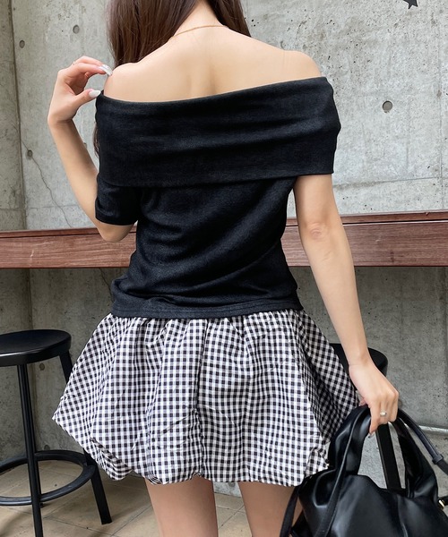 ROGER AND RAW(ロジャーアンドロウ)の「ヴィンテージ風 ムラ染めプリント オフショルTシャツ(Tシャツ/カットソー・レディース・グレー/ブラック/ホワイト・FREE)」の19枚目の写真