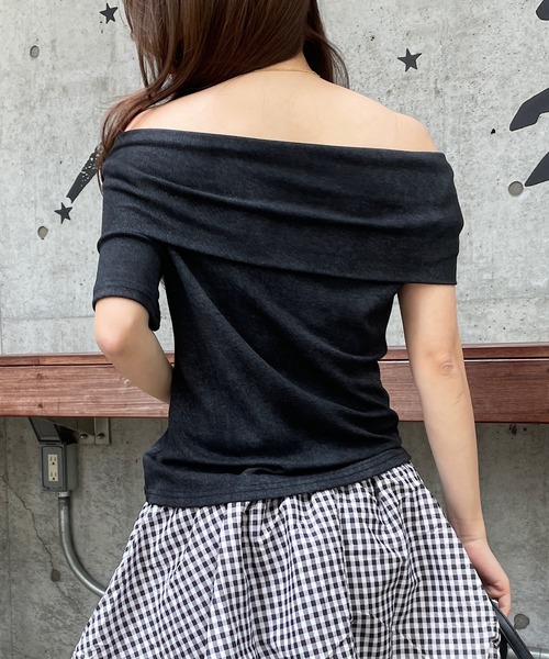 ROGER AND RAW(ロジャーアンドロウ)の「ヴィンテージ風 ムラ染めプリント オフショルTシャツ(Tシャツ/カットソー・レディース・グレー/ブラック/ホワイト・FREE)」の20枚目の写真
