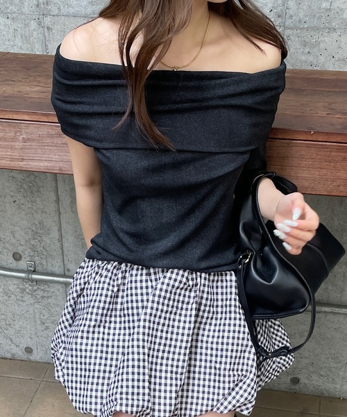 ROGER AND RAW(ロジャーアンドロウ)の「ヴィンテージ風 ムラ染めプリント オフショルTシャツ(Tシャツ/カットソー・レディース・グレー/ブラック/ホワイト・FREE)」の16枚目の写真