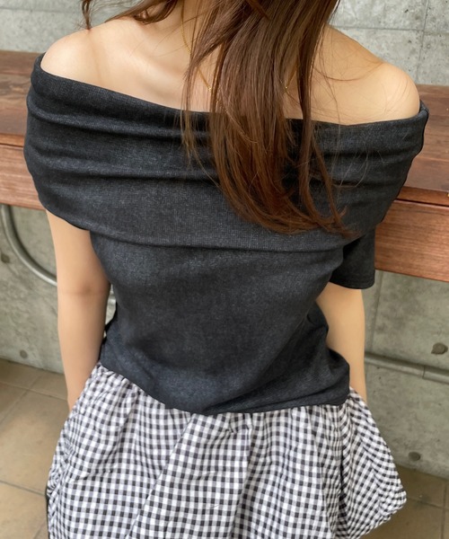 ROGER AND RAW(ロジャーアンドロウ)の「ヴィンテージ風 ムラ染めプリント オフショルTシャツ(Tシャツ/カットソー・レディース・グレー/ブラック/ホワイト・FREE)」の17枚目の写真