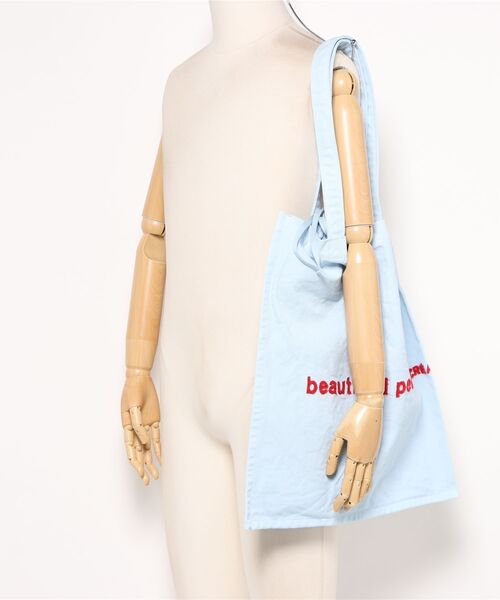 beautiful people（ビューティフルピープル）の「brushed logo tote bag 1616611945（ショルダーバッグ・メンズ・ライトブルー/ホワイト/イエロー・FREE）」の10枚目の写真