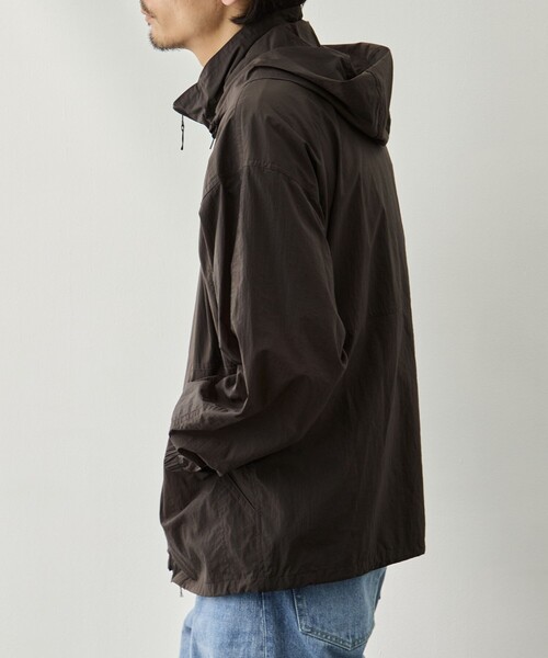 ATON（エイトン）の「【ATON/エイトン】SUPER LIGHT NYLON SPORT JACKET（ナイロンジャケット・メンズ・ネイビー/ブラウン・4/6）」の4枚目の写真