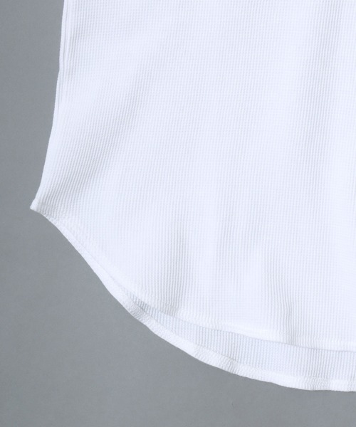ANPAS（アンパス）の「Waffle-Knit Tank Top / 裾ラウンド ワッフルタンクトップ 無地 メンズ トップス インナー セミロング丈（タンクトップ・メンズ・グレー/ブラック/ホワイト・M/L）」の9枚目の写真