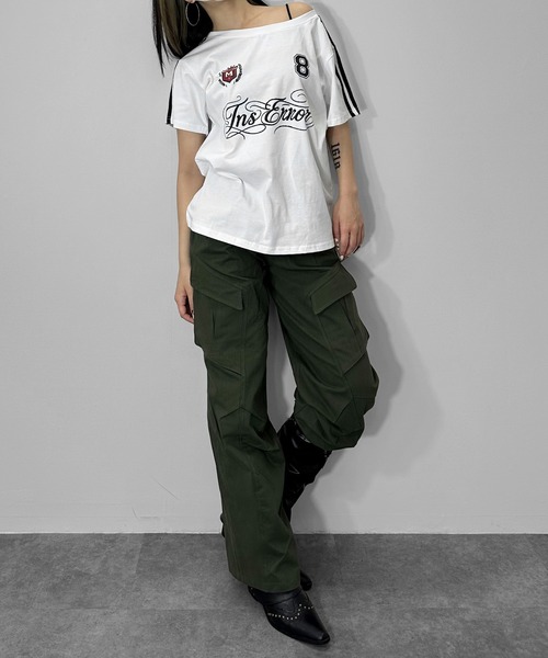 MATU:TA(マトゥータ)の「【スポーツmixするならこれ!】ルーズネックスポーティーTシャツ / 半袖 ユニフォーム ゲーミングシャツ オーバーサイズ ワンショルダー オフショルダー 華奢見え メンズライク ストリート 韓国 海外ガール 3カラー ホワイト ブラック グレー(Tシャツ/カットソー・レディース・ホワイト/ブラック/グレー・FREE)」の15枚目の写真
