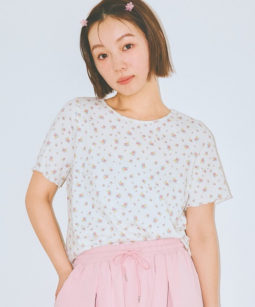 COLORME(カラーミー)の「【AKB48 伊藤百花 着用】小花柄半袖カットソー(Tシャツ/カットソー・レディース・ホワイト/グレー・FREE)」の4枚目の写真