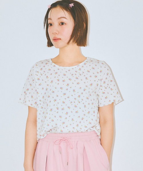 COLORME(カラーミー)の「【AKB48 伊藤百花 着用】小花柄半袖カットソー(Tシャツ/カットソー・レディース・ホワイト/グレー・FREE)」の5枚目の写真
