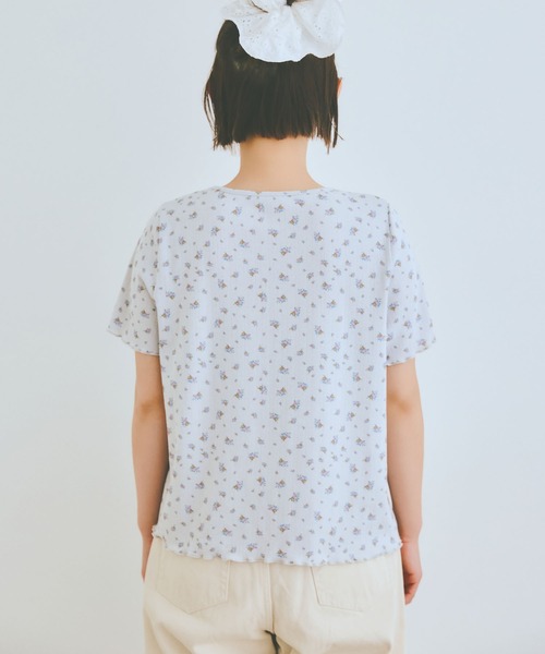 COLORME(カラーミー)の「【AKB48 伊藤百花 着用】小花柄半袖カットソー(Tシャツ/カットソー・レディース・ホワイト/グレー・FREE)」の18枚目の写真