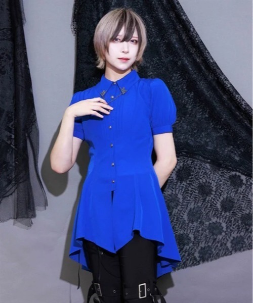 NIBBLE POISON(ニブルポイズン)の「襟金具ロング半袖BL(シャツ/ブラウス・レディース・ホワイト/ブラック/ブルー・MEDIUM)」の1枚目の写真