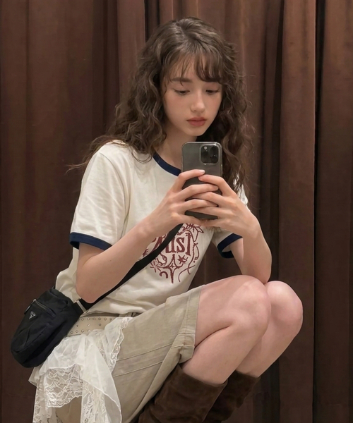 NOTUSUAL(ノットユージュアル)の「ドローイングラフリング半袖Tシャツ4色(Tシャツ/カットソー・レディース・クリーム/ホワイト×グリーン/ホワイト/ネイビー・SMALL/MEDIUM/LARGE/X-LARGE)」の5枚目の写真
