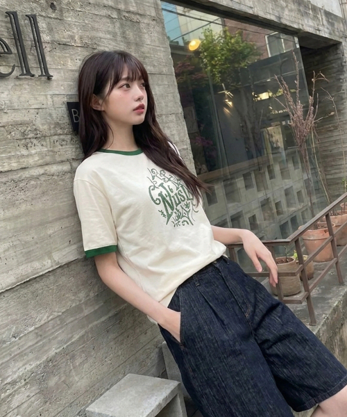 NOTUSUAL(ノットユージュアル)の「ドローイングラフリング半袖Tシャツ4色(Tシャツ/カットソー・レディース・クリーム/ホワイト×グリーン/ホワイト/ネイビー・SMALL/MEDIUM/LARGE/X-LARGE)」の7枚目の写真