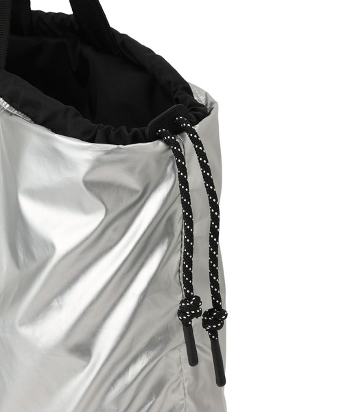 HUNTER(ハンター)の「【HUNTER for ADAM ET ROPE'】別注 TRAVEL MULTI FUNCTION TOTE(トートバッグ・レディース・シルバー・FREE)」の14枚目の写真