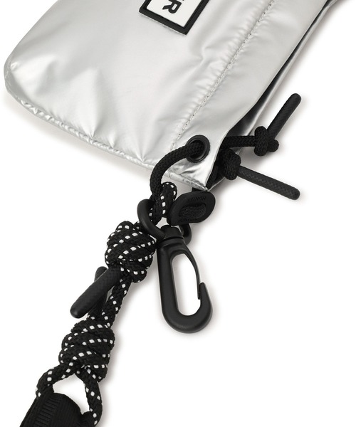 HUNTER(ハンター)の「【HUNTER for ADAM ET ROPE'】別注 TRAVEL MULTI FUNCTION TOTE(トートバッグ・レディース・シルバー・FREE)」の3枚目の写真