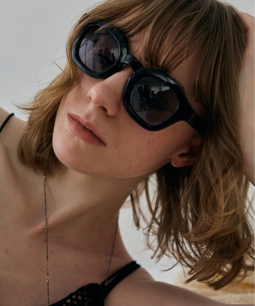 flaeu(フラユ)の「Shade Boslington Sunglasses(サングラス・レディース・ブラウン/ブラック・FREE)」の16枚目の写真