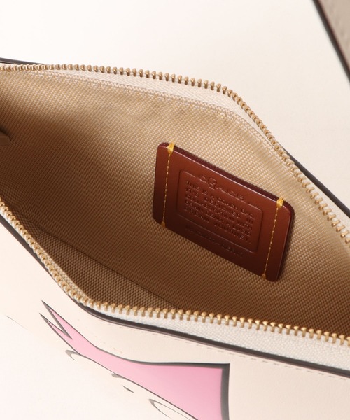 COACH(コーチ)の「【COACH | BRAIN DEAD】プラザ バッグ・ダービー ディノ アンド チャーム(ハンドバッグ・レディース・ホワイト系その他・ONE)」の13枚目の写真