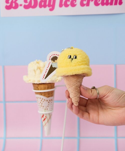 BIRTHDAY BAR(バースデイバー)の「B-DAYアイスクリーム ぬいぐるみキーホルダー(チャーム・レディース・イエロー/ブルー/ピンク・0)」の13枚目の写真