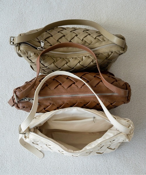lawgy(ラウジー)の「woven look single handle bag / ウーブンルックシングルハンドバッグ(ハンドバッグ・レディース・アイボリー/キャメル/カーキ・FREE)」の4枚目の写真