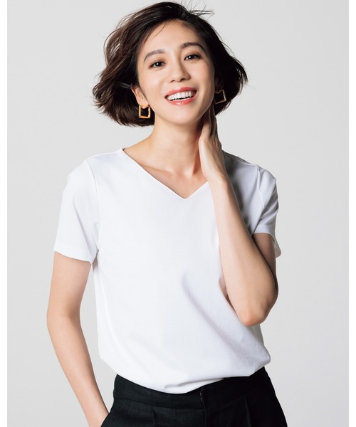 DoCLASSE( ドゥクラッセ)の「Vネック/半袖・DoT(Tシャツ/カットソー・レディース・ホワイト/ブラック/ダークネイビー/ライトグレー・LL/L/M/S)」の6枚目の写真