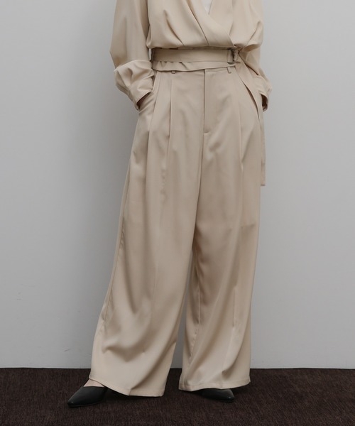 select MOCA Et(セレクトモカエト)の「【Et】Two-Tuck Wide Strech Pants(スラックス・レディース・ブラック/ベージュ・MEDIUM/LARGE)」の2枚目の写真