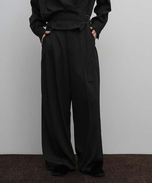 select MOCA Et(セレクトモカエト)の「【Et】Two-Tuck Wide Strech Pants(スラックス・レディース・ブラック/ベージュ・MEDIUM/LARGE)」の1枚目の写真