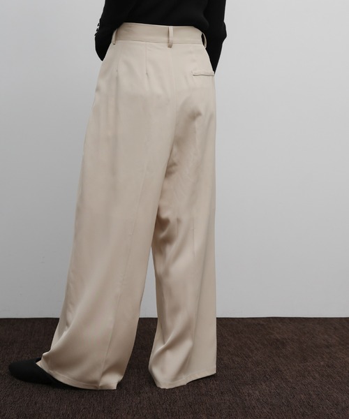 select MOCA Et(セレクトモカエト)の「【Et】Two-Tuck Wide Strech Pants(スラックス・レディース・ブラック/ベージュ・MEDIUM/LARGE)」の16枚目の写真