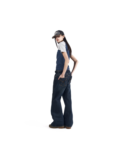 AAKAM（アーカム）の「Back Studded Flare Denim Pants (Blue)（デニムパンツ・レディース・その他・2/1）」の9枚目の写真