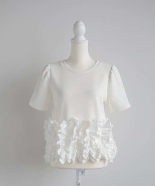 M y u(ミュー)の「裾FLOWERチュールTee (半袖)(Tシャツ/カットソー・レディース・ブラック/ホワイト/ピンク・ML)」の2枚目の写真