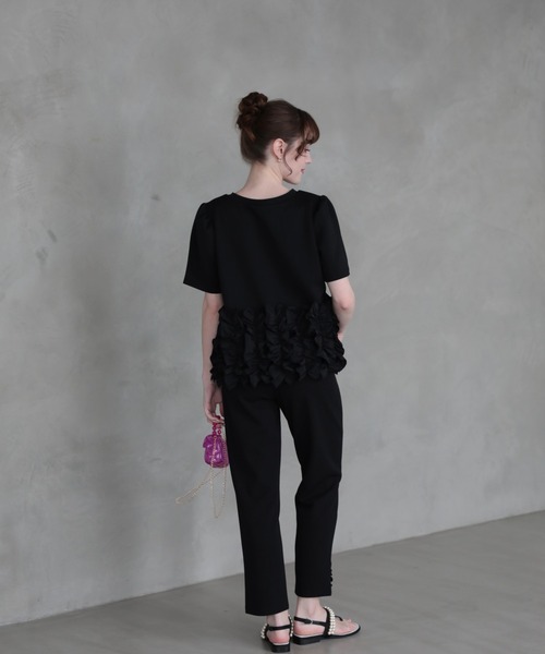 M y u(ミュー)の「裾FLOWERチュールTee (半袖)(Tシャツ/カットソー・レディース・ブラック/ホワイト/ピンク・ML)」の8枚目の写真