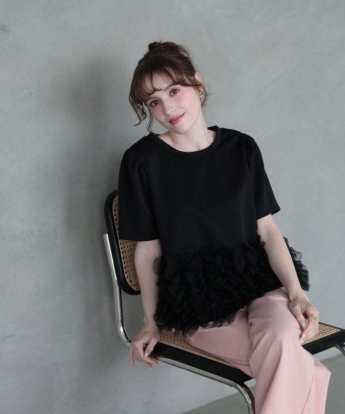 M y u(ミュー)の「裾FLOWERチュールTee (半袖)(Tシャツ/カットソー・レディース・ブラック/ホワイト/ピンク・ML)」の4枚目の写真