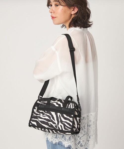 LeSportsac(レスポートサック)の「【別注】<LeSportsac>デラックスミニダッフル バッグ(ゼブラ柄)(ショルダーバッグ・レディース・その他1・FREE)」の2枚目の写真