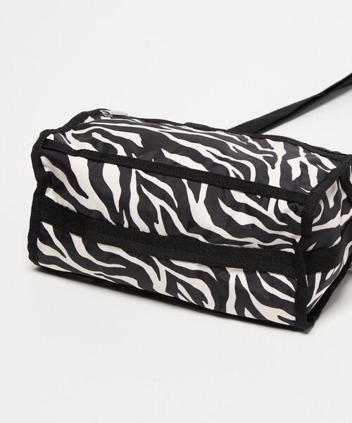 LeSportsac(レスポートサック)の「【別注】<LeSportsac>デラックスミニダッフル バッグ(ゼブラ柄)(ショルダーバッグ・レディース・その他1・FREE)」の11枚目の写真
