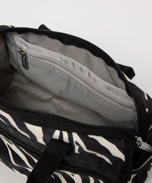 LeSportsac(レスポートサック)の「【別注】<LeSportsac>デラックスミニダッフル バッグ(ゼブラ柄)(ショルダーバッグ・レディース・その他1・FREE)」の13枚目の写真