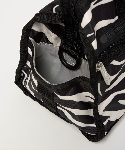 LeSportsac(レスポートサック)の「【別注】<LeSportsac>デラックスミニダッフル バッグ(ゼブラ柄)(ショルダーバッグ・レディース・その他1・FREE)」の15枚目の写真