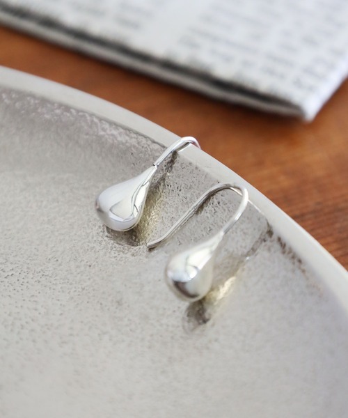niko and...(ニコアンド)の「Silver925 ドロップスイングピアス(ピアス(両耳用)・レディース・グレー・0)」の1枚目の写真