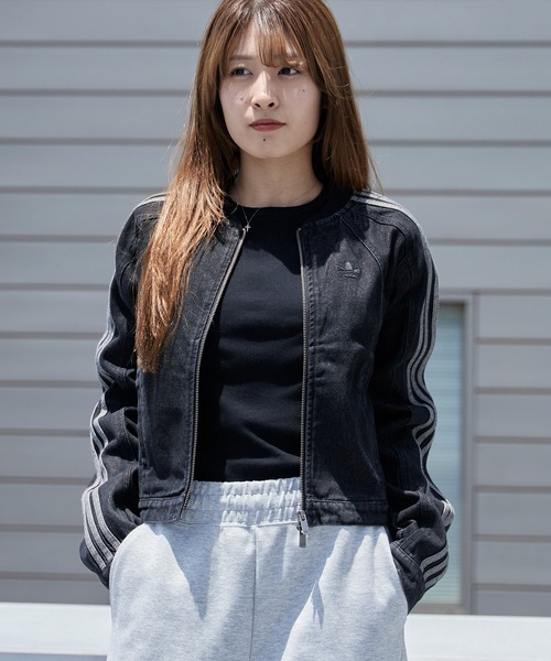 adidas(アディダス)の「adidas/アディダス ORI SST 2.0 TRACKTOP レディース クロップド丈 短丈デニムジャケット トレフォイルロゴ スリーストライプ 秋服 2026年秋冬 冬服(デニムジャケット・レディース・ブラック・S/M/L)」の12枚目の写真