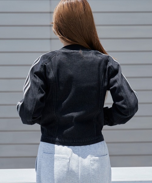 adidas(アディダス)の「adidas/アディダス ORI SST 2.0 TRACKTOP レディース クロップド丈 短丈デニムジャケット トレフォイルロゴ スリーストライプ 秋服 2026年秋冬 冬服(デニムジャケット・レディース・ブラック・S/M/L)」の13枚目の写真