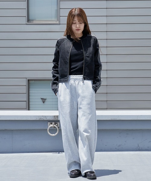 adidas(アディダス)の「adidas/アディダス ORI SST 2.0 TRACKTOP レディース クロップド丈 短丈デニムジャケット トレフォイルロゴ スリーストライプ 秋服 2026年秋冬 冬服(デニムジャケット・レディース・ブラック・S/M/L)」の17枚目の写真
