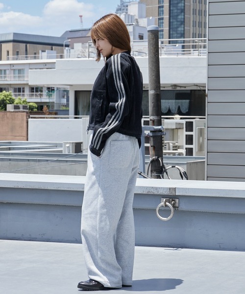 adidas(アディダス)の「adidas/アディダス ORI SST 2.0 TRACKTOP レディース クロップド丈 短丈デニムジャケット トレフォイルロゴ スリーストライプ 秋服 2026年秋冬 冬服(デニムジャケット・レディース・ブラック・S/M/L)」の19枚目の写真