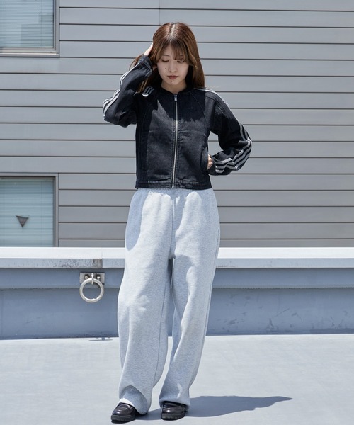 adidas(アディダス)の「adidas/アディダス ORI SST 2.0 TRACKTOP レディース クロップド丈 短丈デニムジャケット トレフォイルロゴ スリーストライプ 秋服 2026年秋冬 冬服(デニムジャケット・レディース・ブラック・S/M/L)」の20枚目の写真