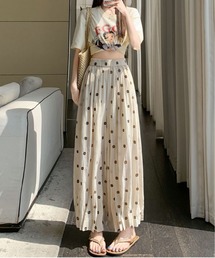 ニュアンスカラー刺繍入り裾タックワイドパンツ