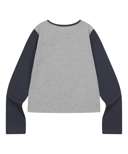 MUCENT(ムセント)の「エクシウム サセン ヘンリーネック 配色 長袖Tシャツ(Tシャツ/カットソー・レディース・ネイビー・FREE)」の4枚目の写真